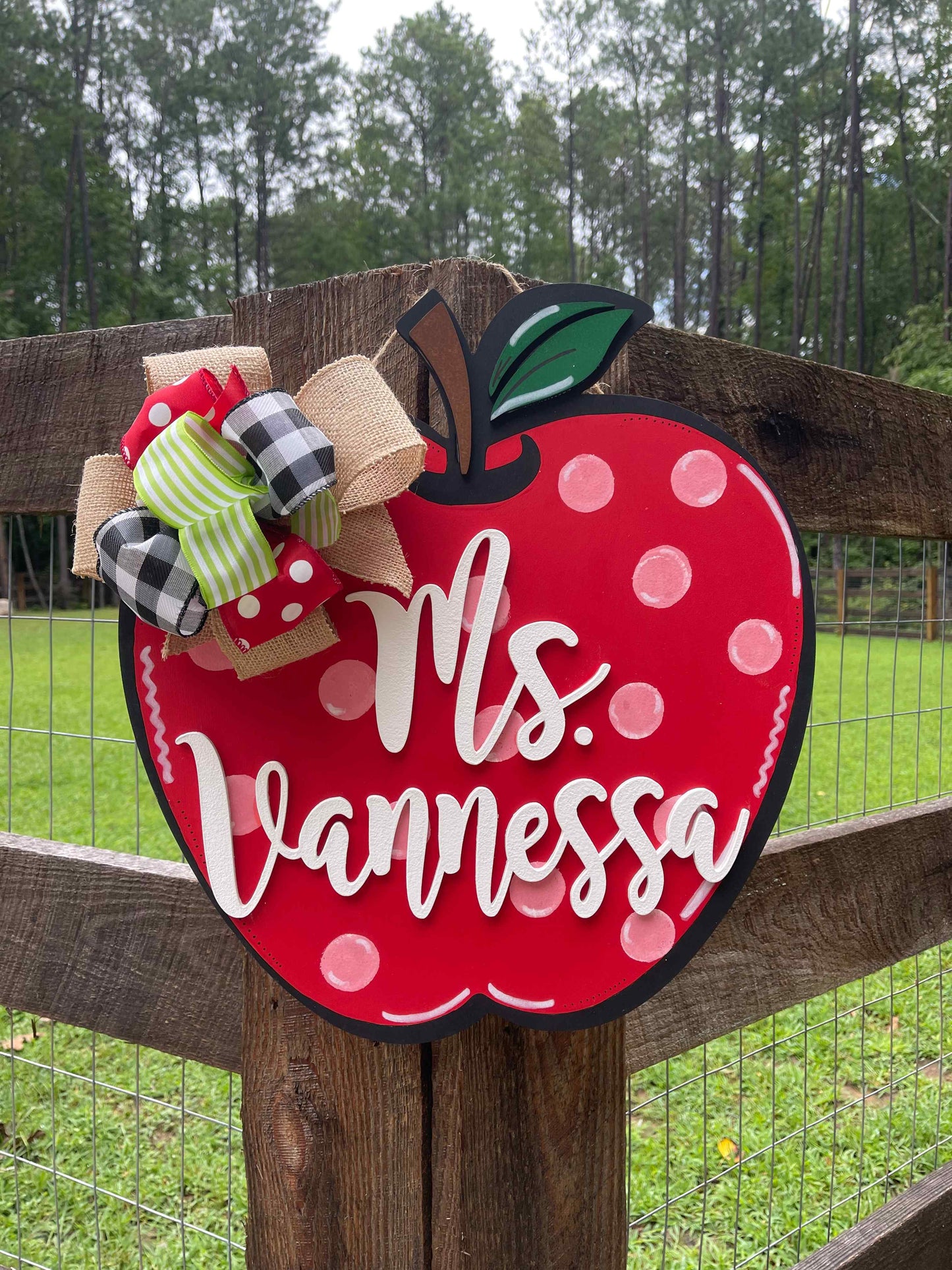 Apple Door Hanger, Teacher Gift, Teacher Door Sign Personalized